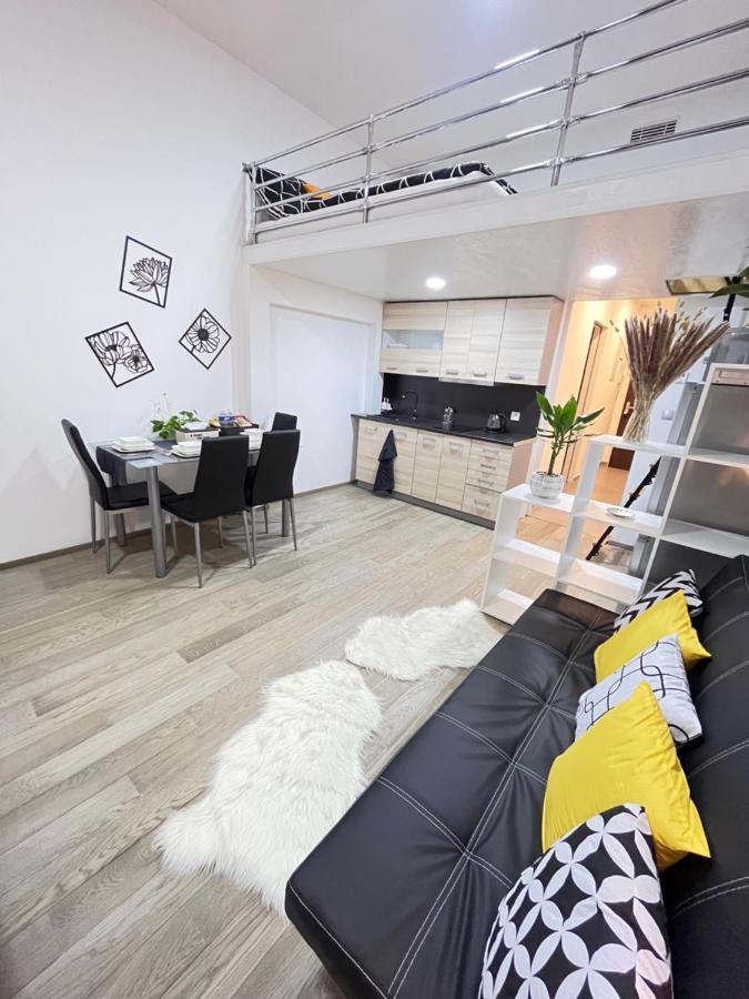 Vit Apartment - Free Parking - O2 Arena Prague Luaran gambar